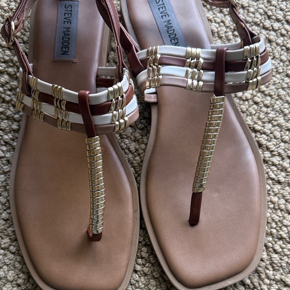 Steve Madden Tan and Gold Women's Sandals